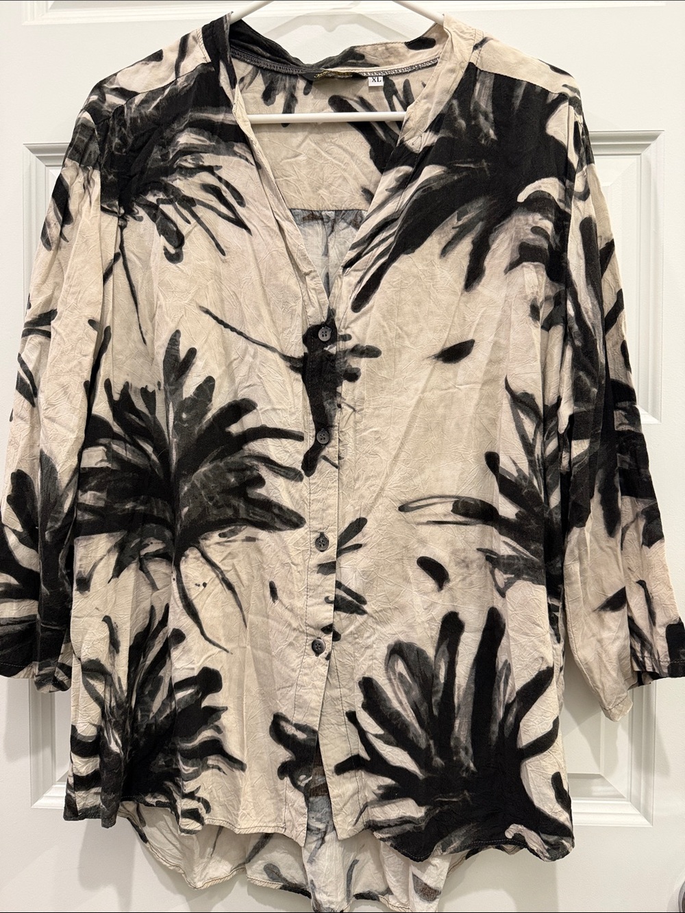 Vintage Jams World Black & Cream Brushstroke Floral Button-Down Top